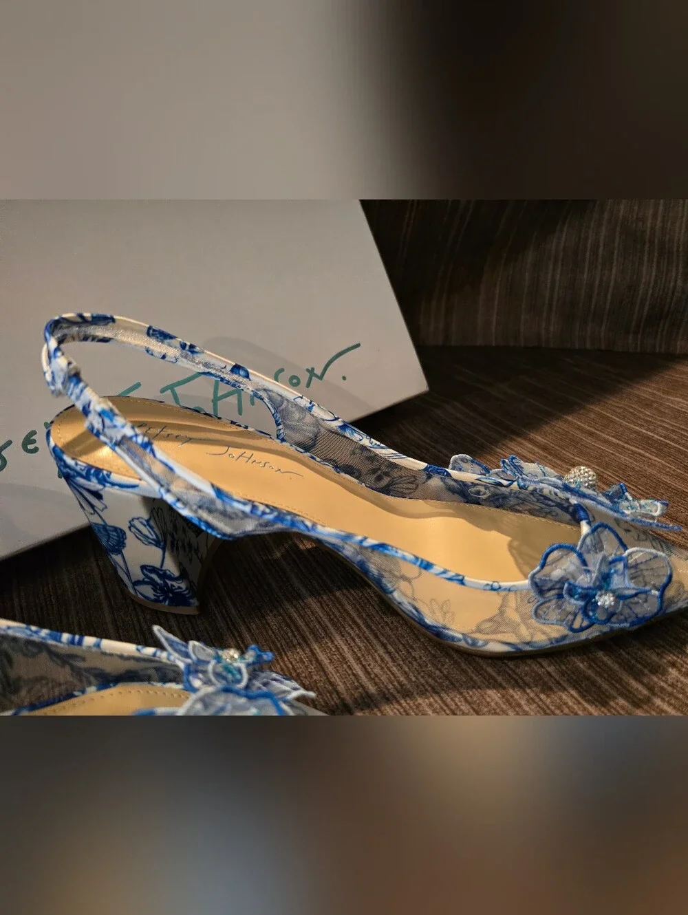 NWT Betsey Johnson Petra WHT/BLU FLORALEmbellished Slingback Heels, Size 9.5 - Picture 14 of 16